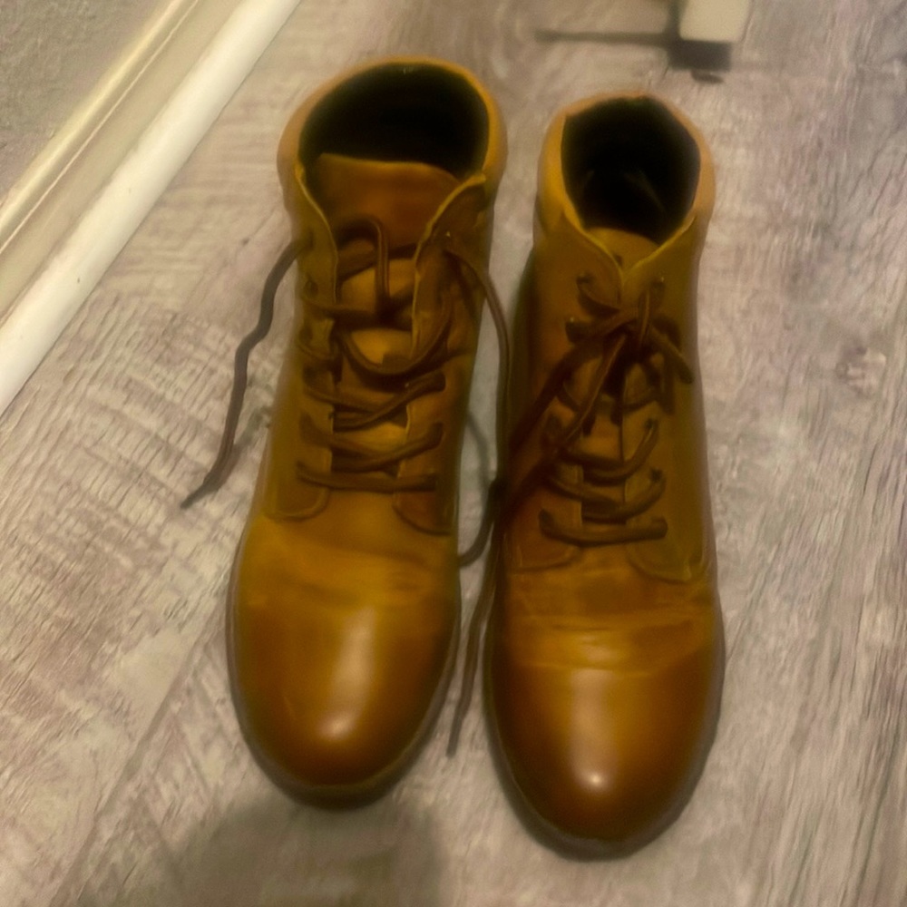 Taos Hiking Boots